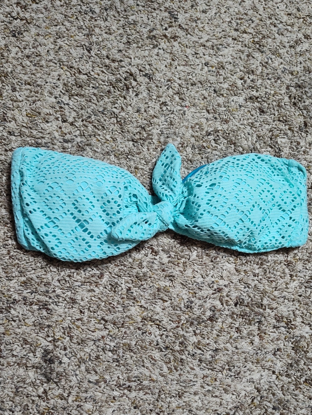 5/$25 SALE Victoria's Secret Size Small Aqua Crochet Bikini Top